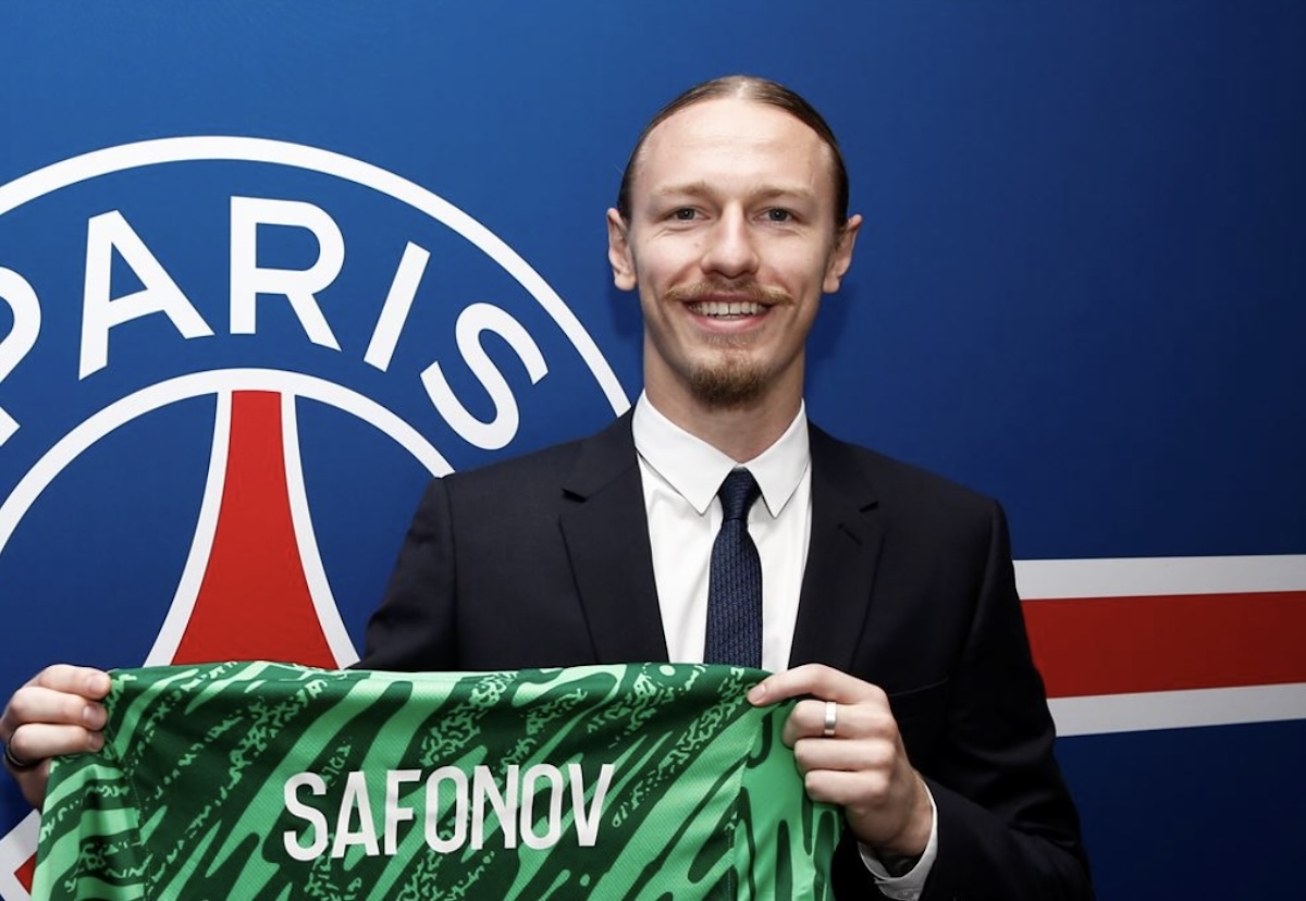 Matvey Safonov au PSG