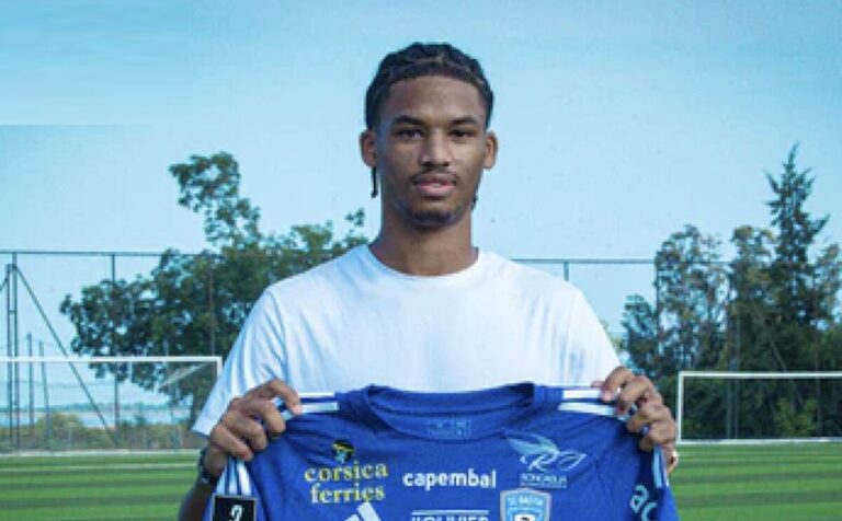 Noa Donat signe au SC Bastia