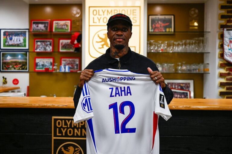 Wilfried Zaha sous le maillot de l'OL