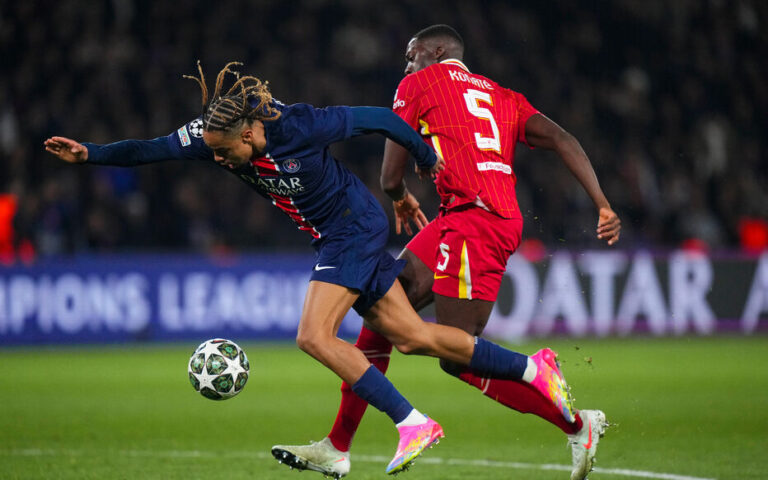 Bradley Barcola contre Ibrahima Konaté